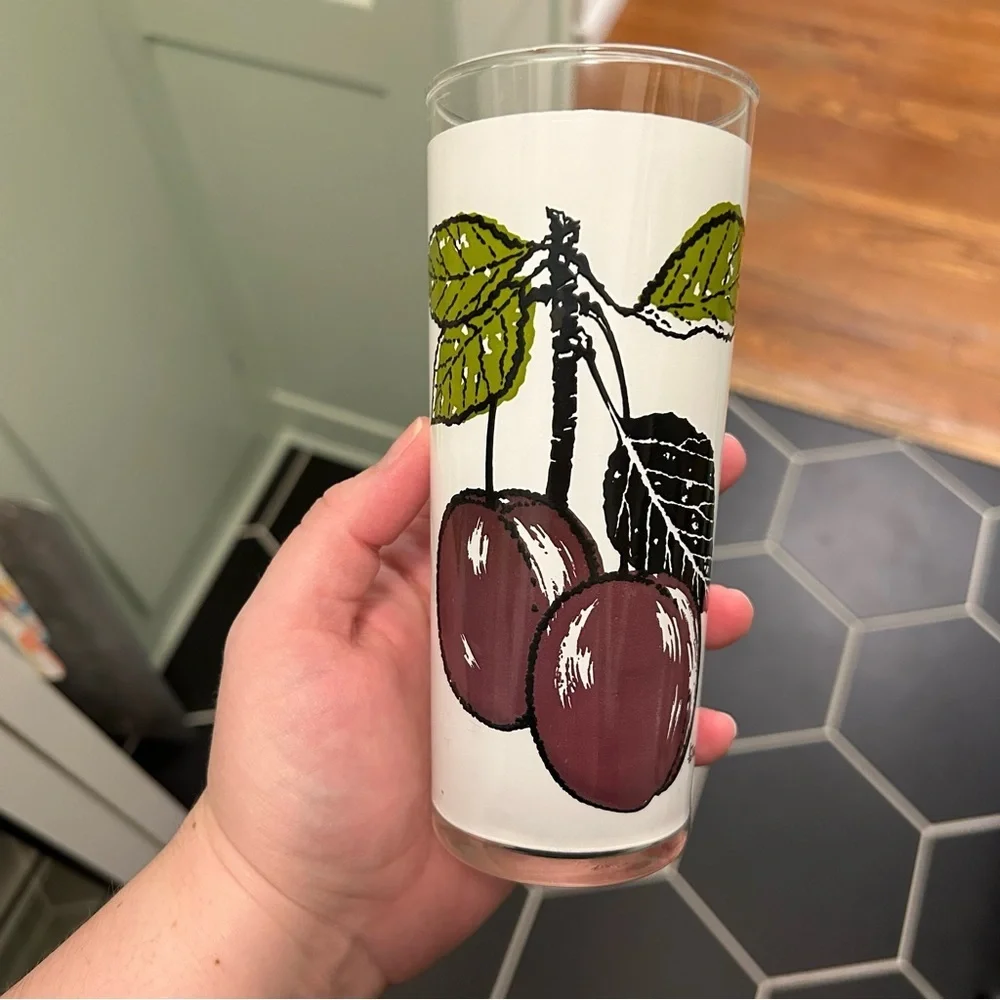 Vintage L Elliott Fruit Glass Tumblers high ball drinks strawberry plum grapes